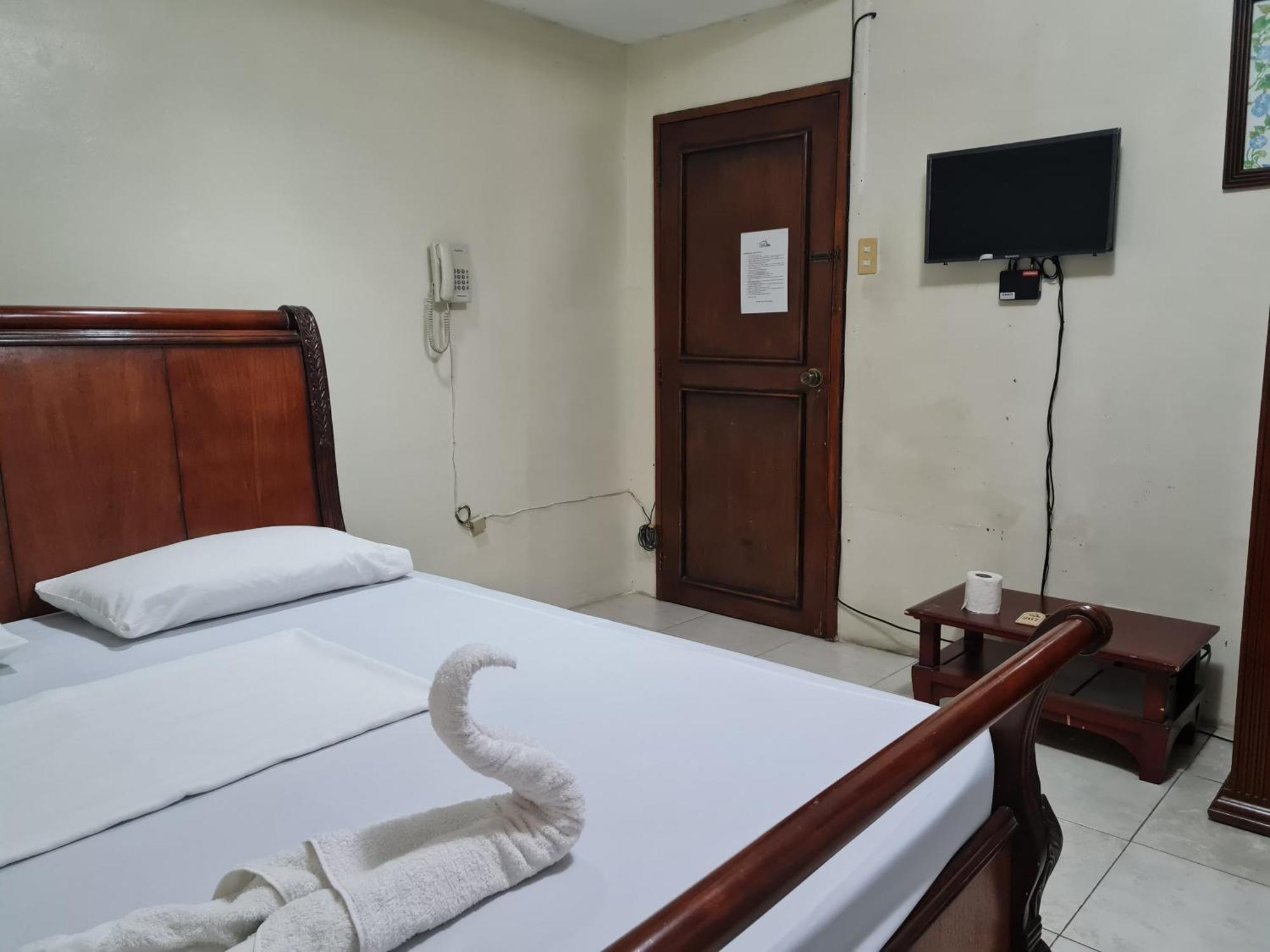 Goland Pension House & Dormitory By Sms Hospitality Cebu Buitenkant foto